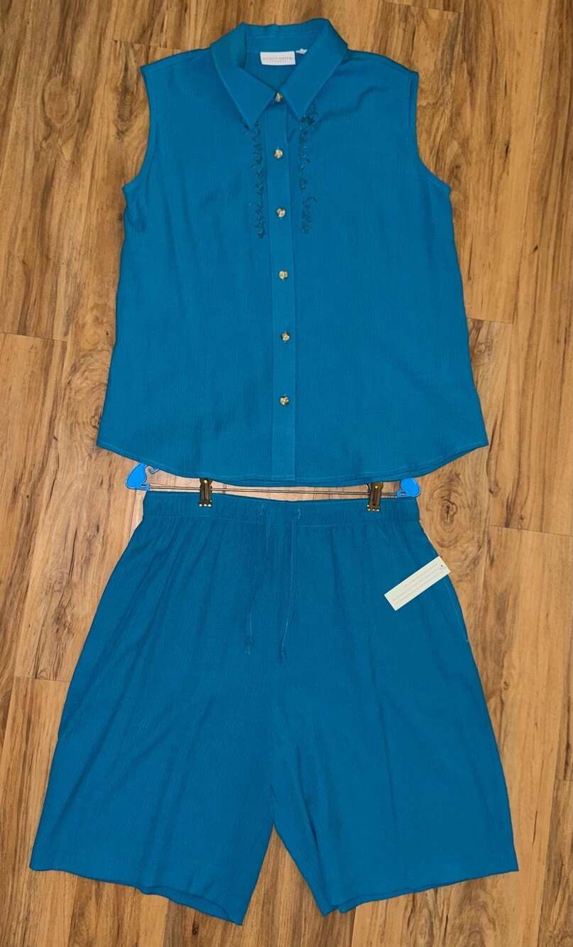 Jaclyn Smith Classic Teal 2-Piece Sleeveless Blouse & Bermuda Shorts Set Size L